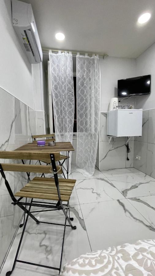 B&B Emily Napoli Ngoại thất bức ảnh